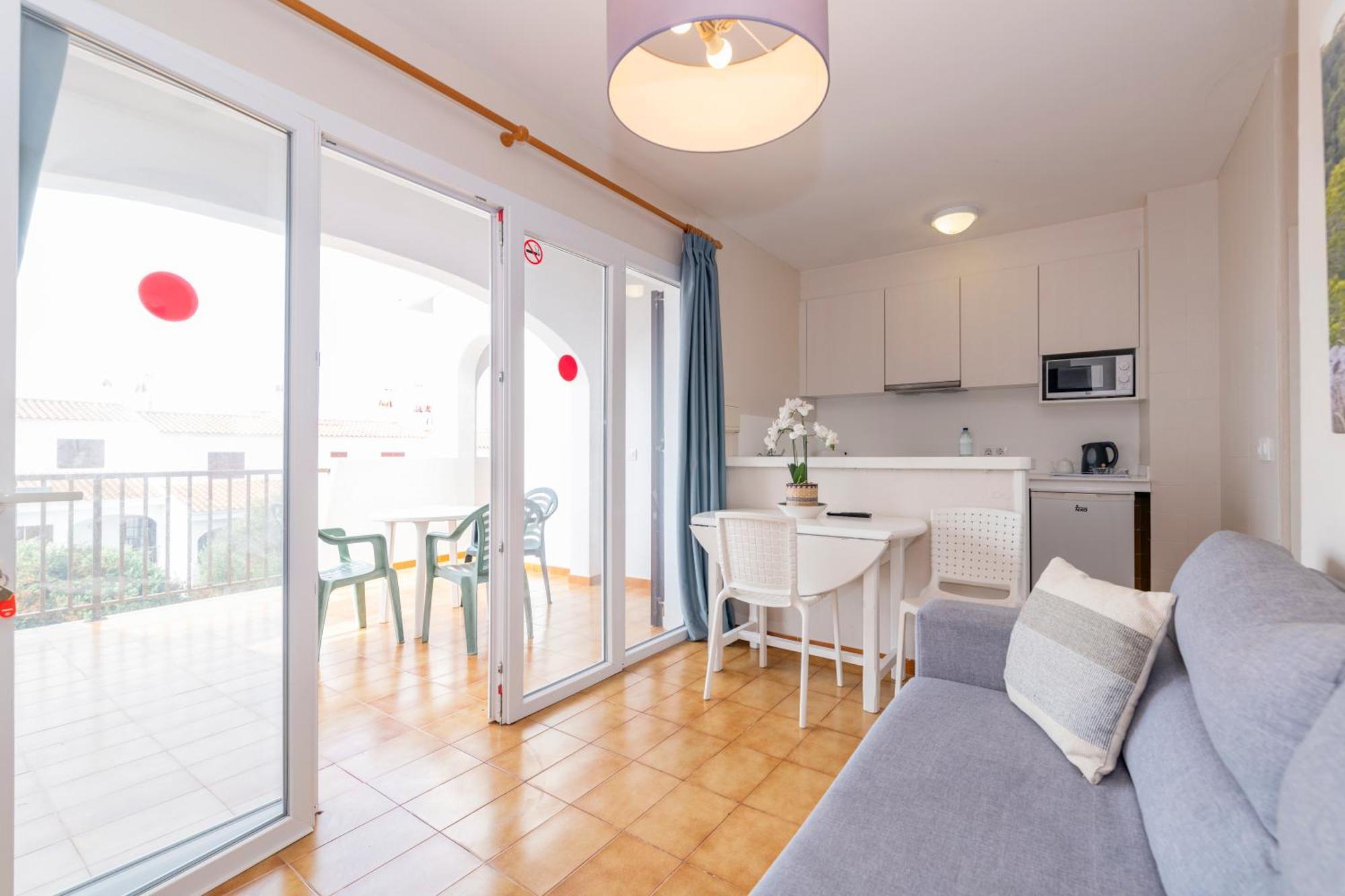 Siesta Mar One Bedroom Apartments Cala En Porter  Extérieur photo